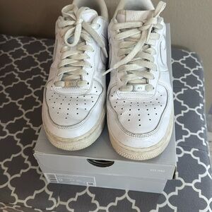 Women’s Air Force one size 9